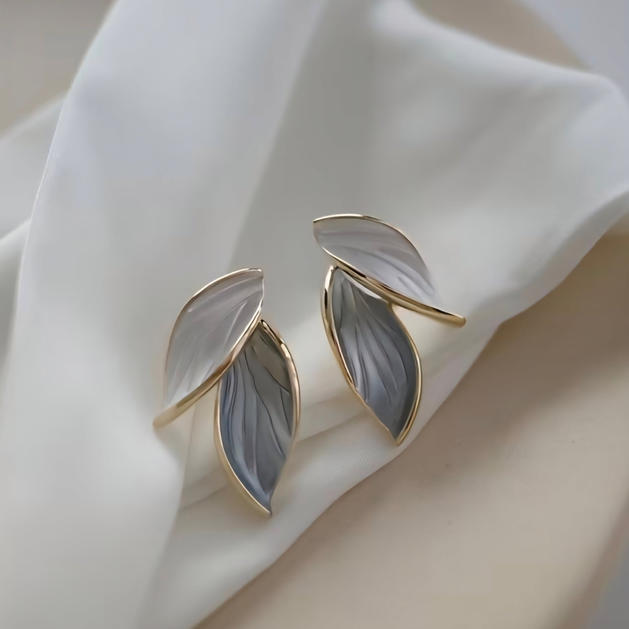 Elegant Two-Tone Leaf Drop Earrings – Nature Inspired Gold & Silver Statement Earrings for Women