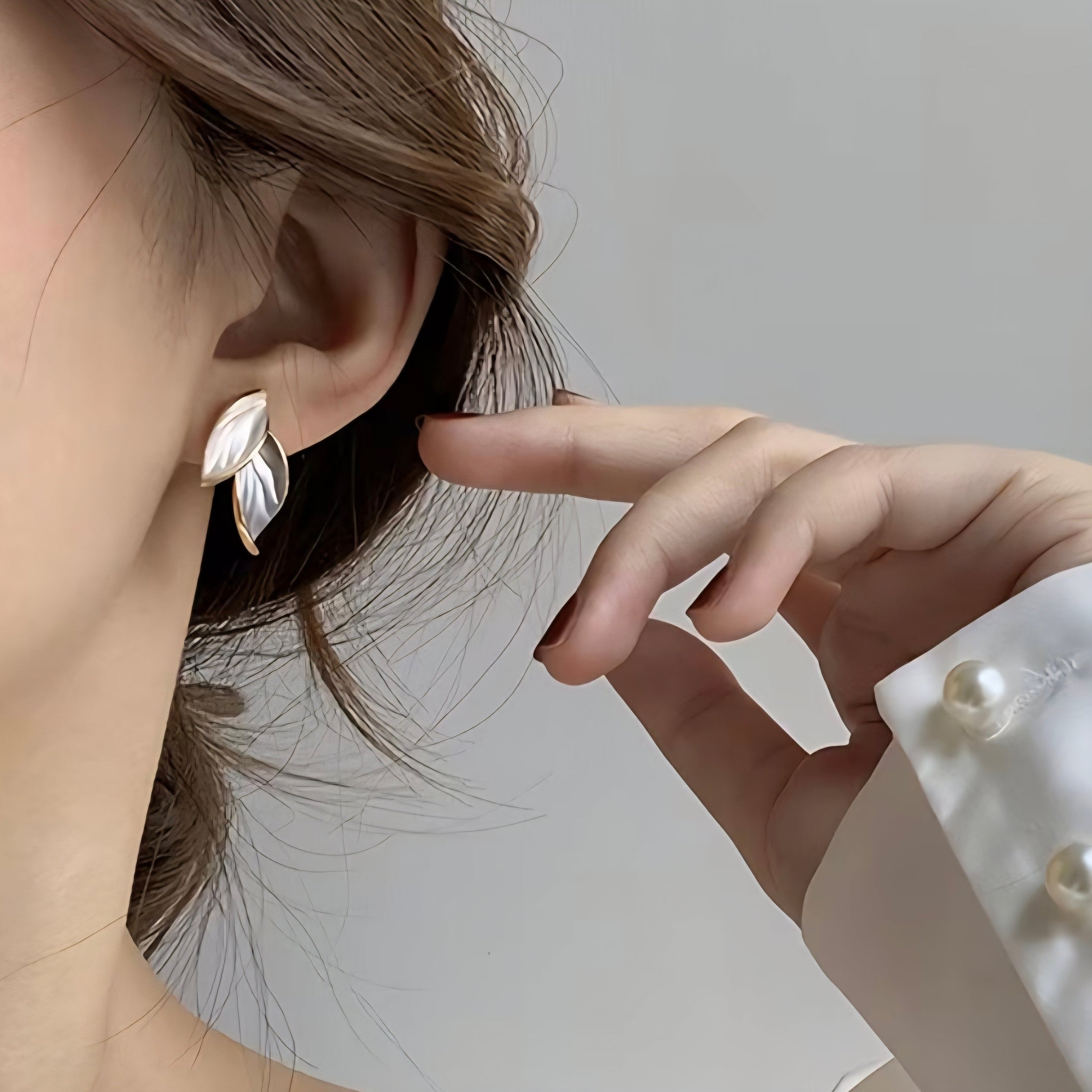 Elegant Two-Tone Leaf Drop Earrings – Nature Inspired Gold & Silver Statement Earrings for Women