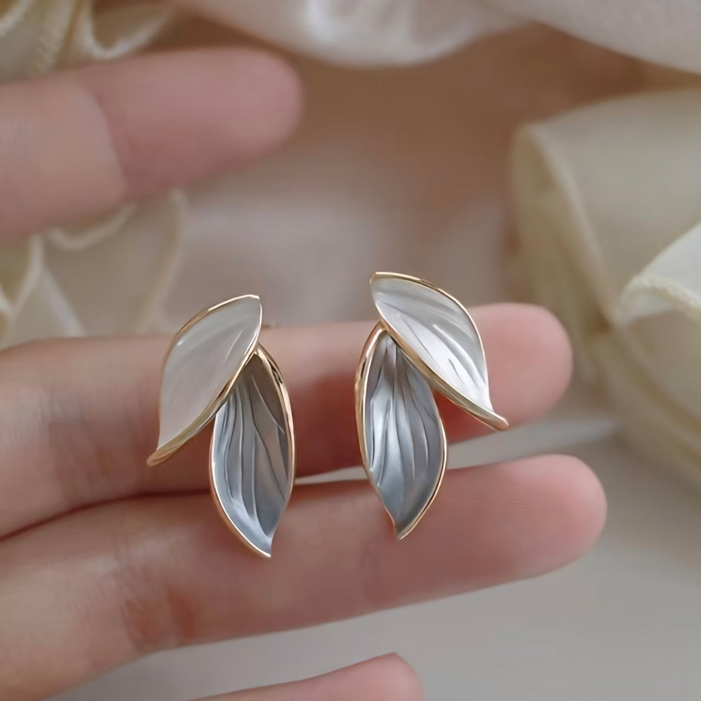 Elegant Two-Tone Leaf Drop Earrings – Nature Inspired Gold & Silver Statement Earrings for Women