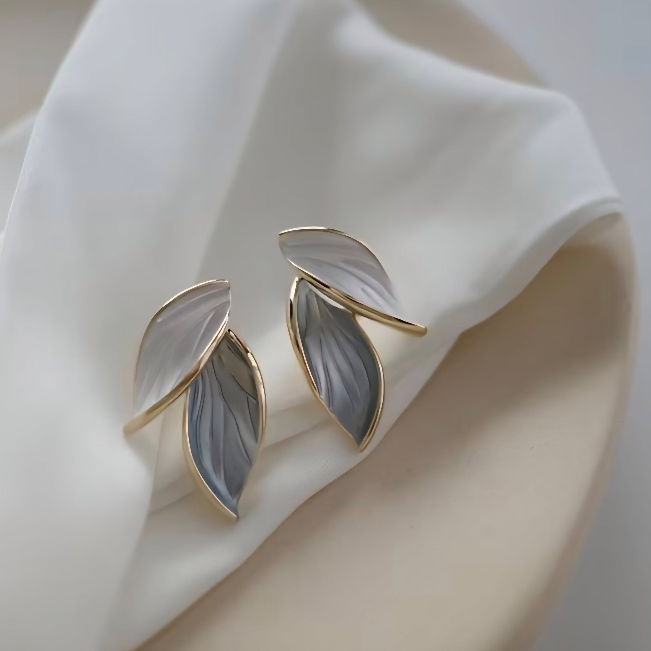 Elegant Two-Tone Leaf Drop Earrings – Nature Inspired Gold & Silver Statement Earrings for Women