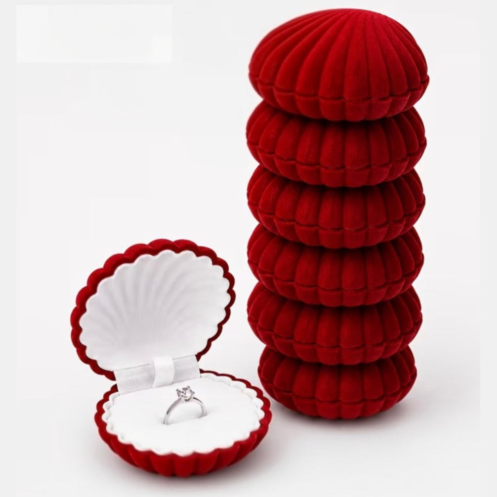 Seashell Velvet Jewellery Gift Box – Elegant Ring & Keepsake Storage Case
